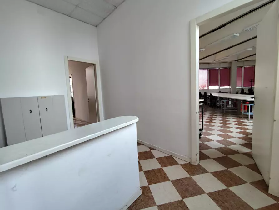 Immagine 6 di Ufficio in vendita  a Vicenza