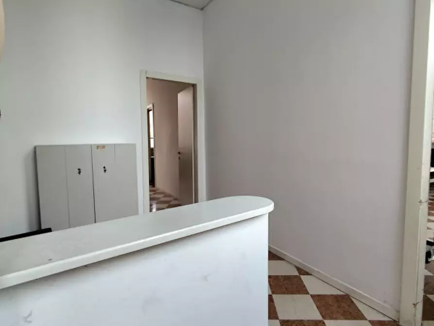 Immagine 7 di Ufficio in vendita  a Vicenza