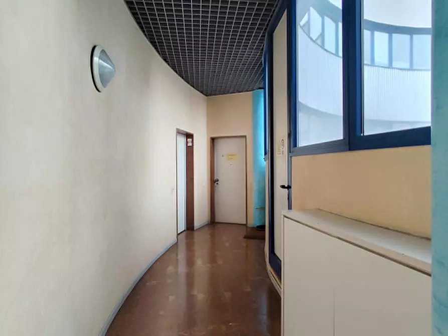 Immagine 8 di Ufficio in vendita  a Vicenza