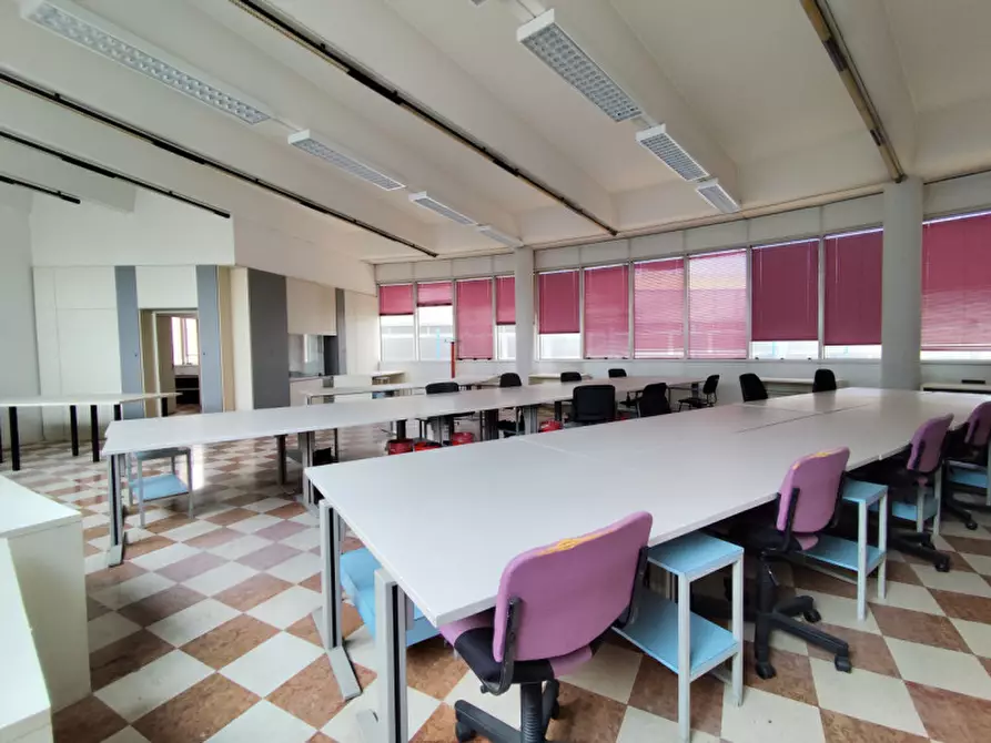 Immagine 9 di Ufficio in vendita  a Vicenza