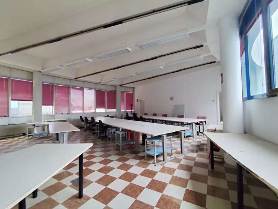Immagine 12 di Ufficio in vendita  a Vicenza