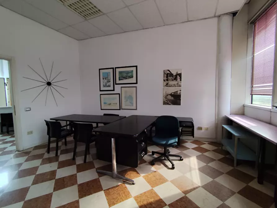 Immagine 13 di Ufficio in vendita  a Vicenza