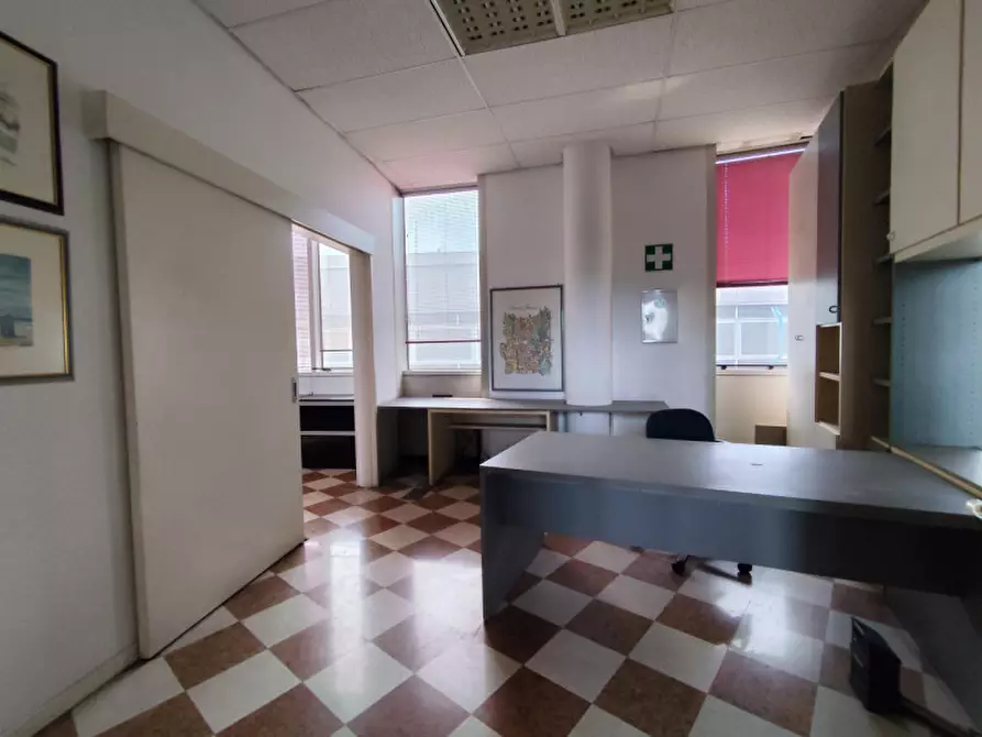 Immagine 14 di Ufficio in vendita  a Vicenza