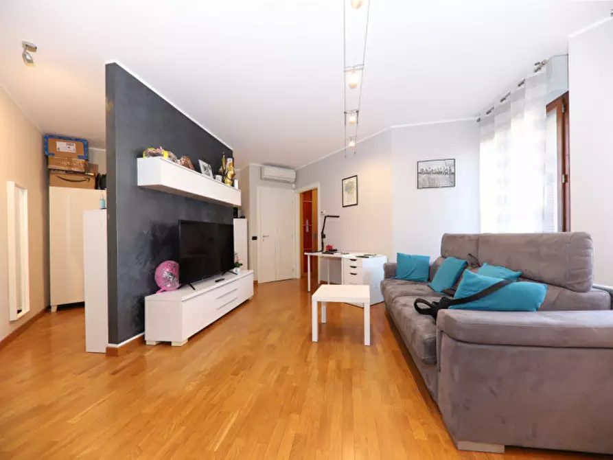 Immagine 7 di Appartamento in vendita  in Via Desio a Bovisio-Masciago