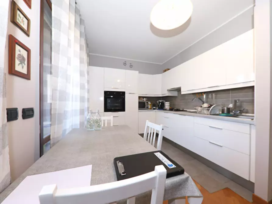 Immagine 9 di Appartamento in vendita  in Via Desio a Bovisio-Masciago