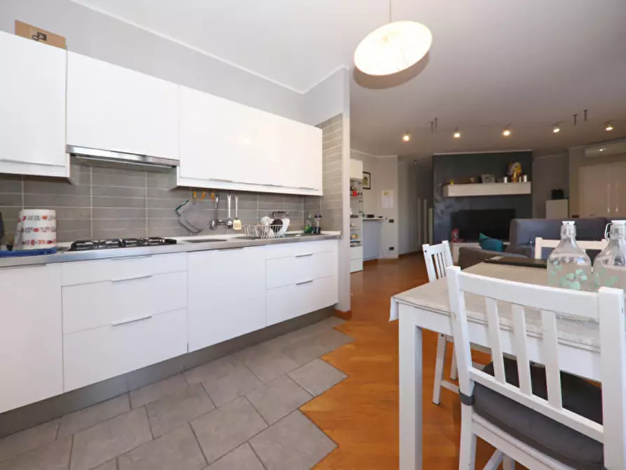 Immagine 10 di Appartamento in vendita  in Via Desio a Bovisio-Masciago