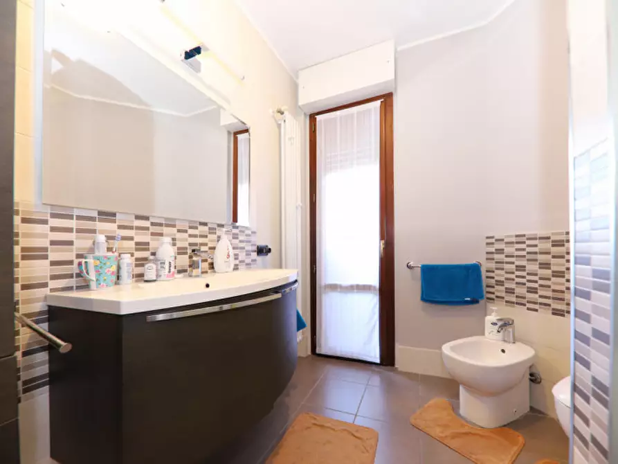 Immagine 22 di Appartamento in vendita  in Via Desio a Bovisio-Masciago