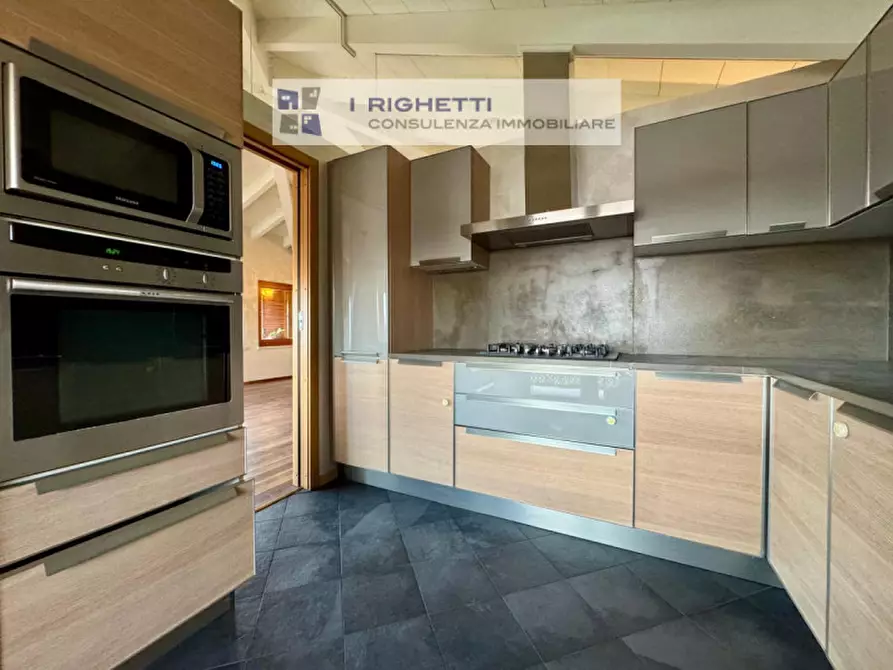 Immagine 10 di Attico in vendita  in Via Puglie a Verona