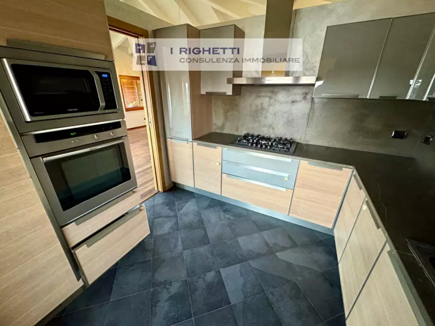 Immagine 11 di Attico in vendita  in Via Puglie a Verona