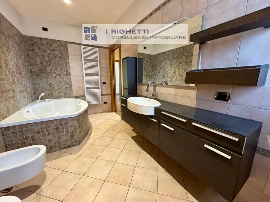 Immagine 26 di Attico in vendita  in Via Puglie a Verona