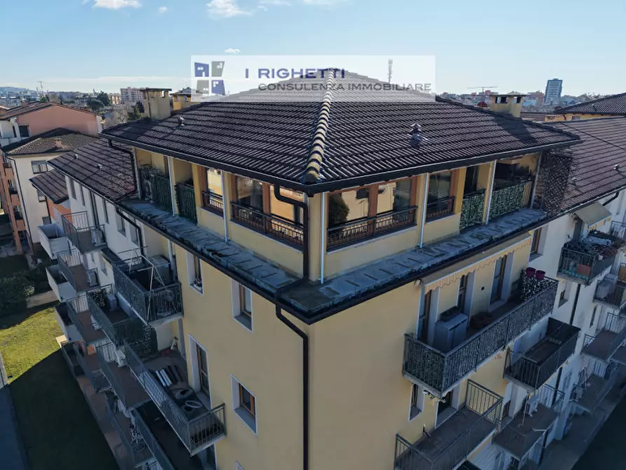 Immagine 32 di Attico in vendita  in Via Puglie a Verona