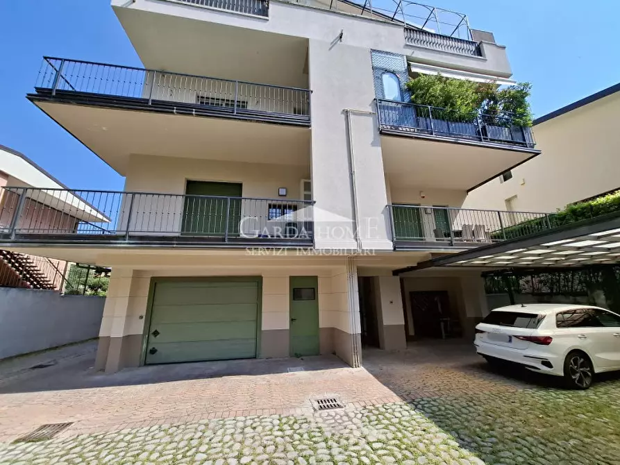 Immagine 29 di Appartamento in vendita  in Via Villa del Sole a Desenzano Del Garda