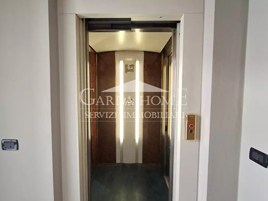 Immagine 35 di Appartamento in vendita  in Via Villa del Sole a Desenzano Del Garda