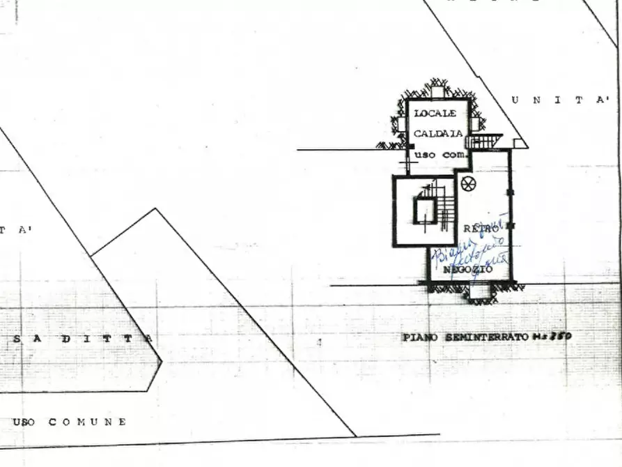 Immagine 4 di Negozio in vendita  in Viale Stazione a Montegrotto Terme