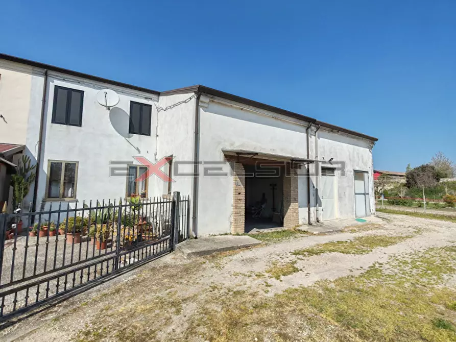 Immagine 2 di Villetta a schiera in vendita  in Via Giacomo Matteotti 20 a Cavarzere