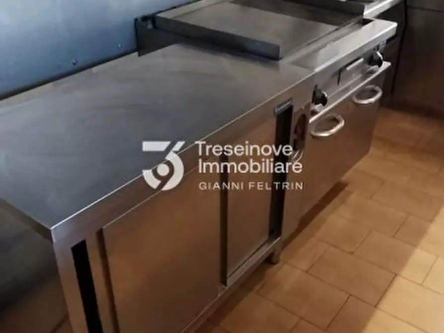 Immagine 11 di Negozio in vendita  in Via Carrozzani a San Donà Di Piave