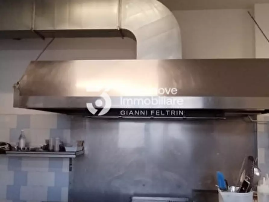 Immagine 23 di Negozio in vendita  in Via Carrozzani a San Donà Di Piave