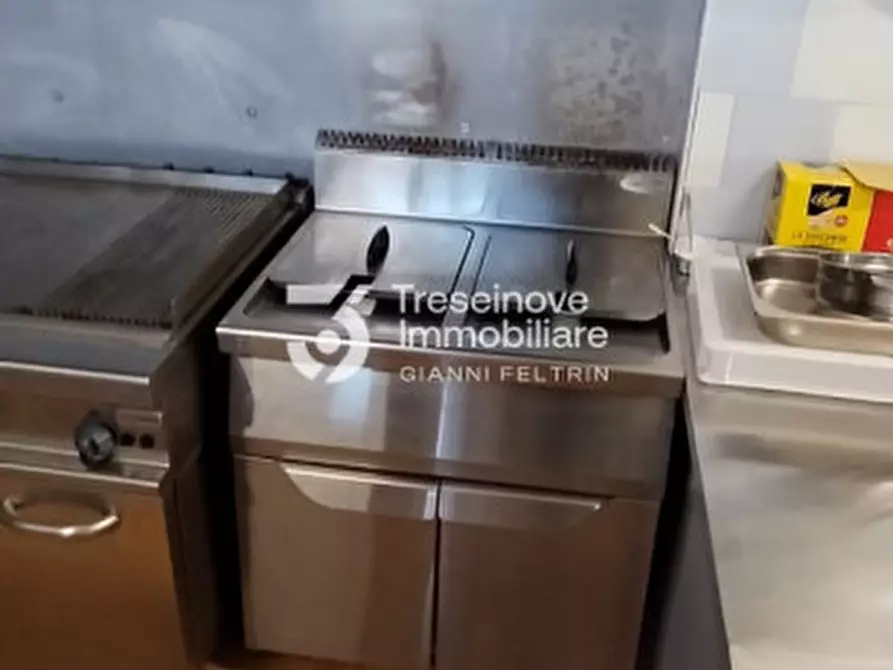 Immagine 24 di Negozio in vendita  in Via Carrozzani a San Donà Di Piave