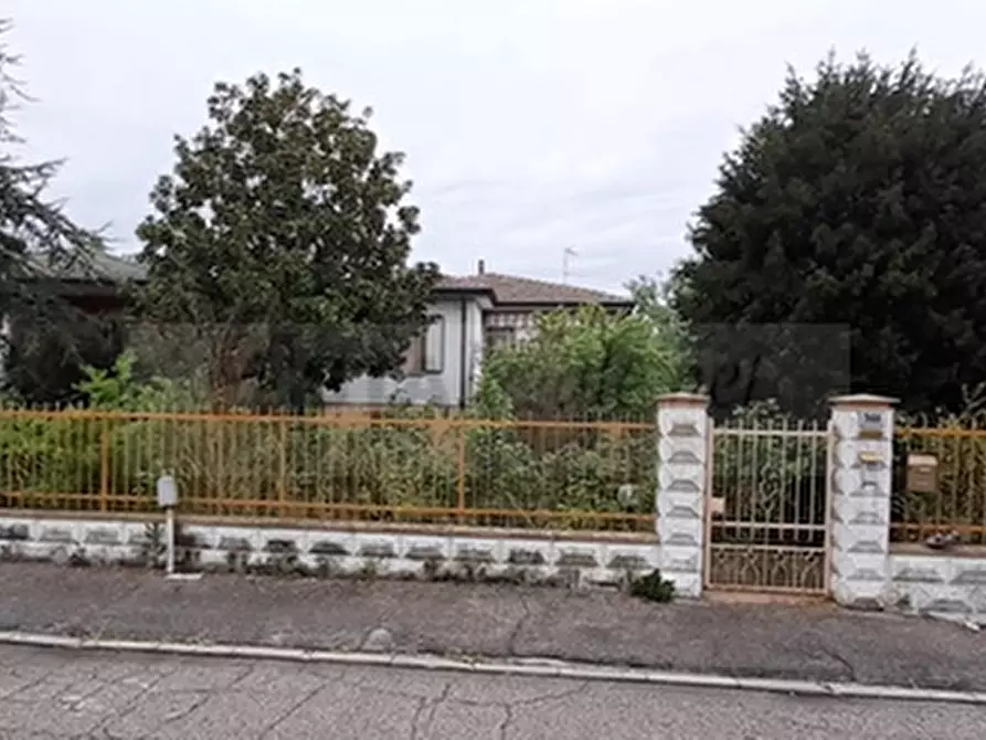 Immagine 1 di Villa in vendita  in VIA GRAMSCI 368 a Canaro