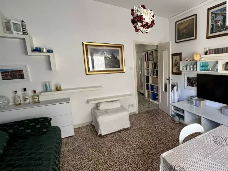 Immagine 4 di Appartamento in vendita  in VIA COCUZZA a Anzio