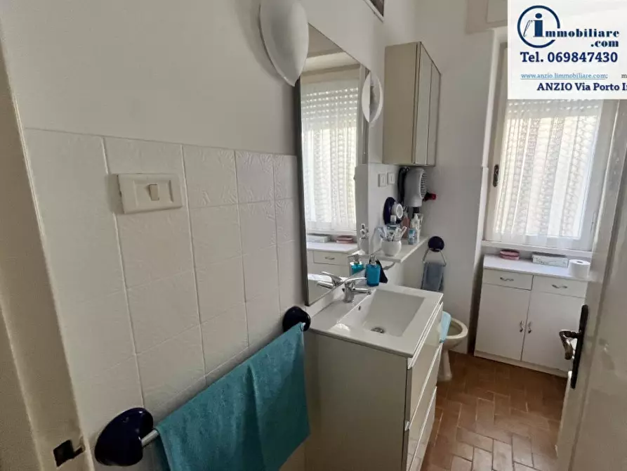Immagine 11 di Appartamento in vendita  in VIA COCUZZA a Anzio