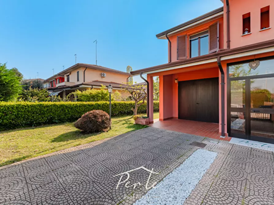 Immagine 8 di Villetta a schiera in vendita  in via olanda 23 a Curtatone