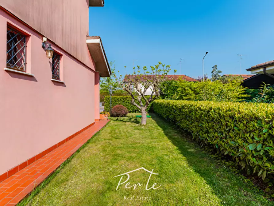 Immagine 10 di Villetta a schiera in vendita  in via olanda 23 a Curtatone