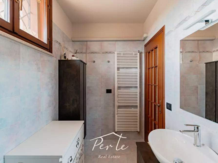 Immagine 30 di Villetta a schiera in vendita  in via olanda 23 a Curtatone