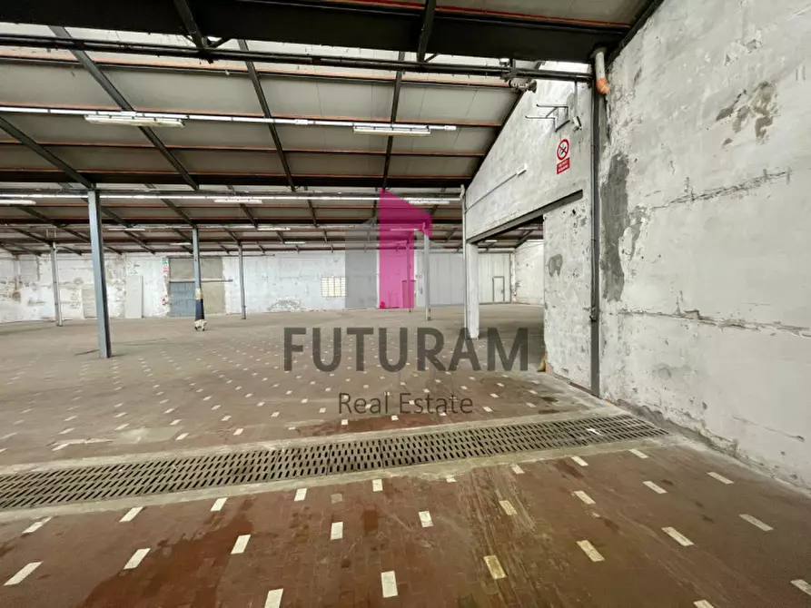 Immagine 6 di Capannone industriale in affitto  a Bovolenta