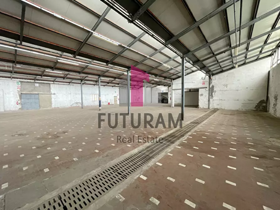 Immagine 9 di Capannone industriale in affitto  a Bovolenta