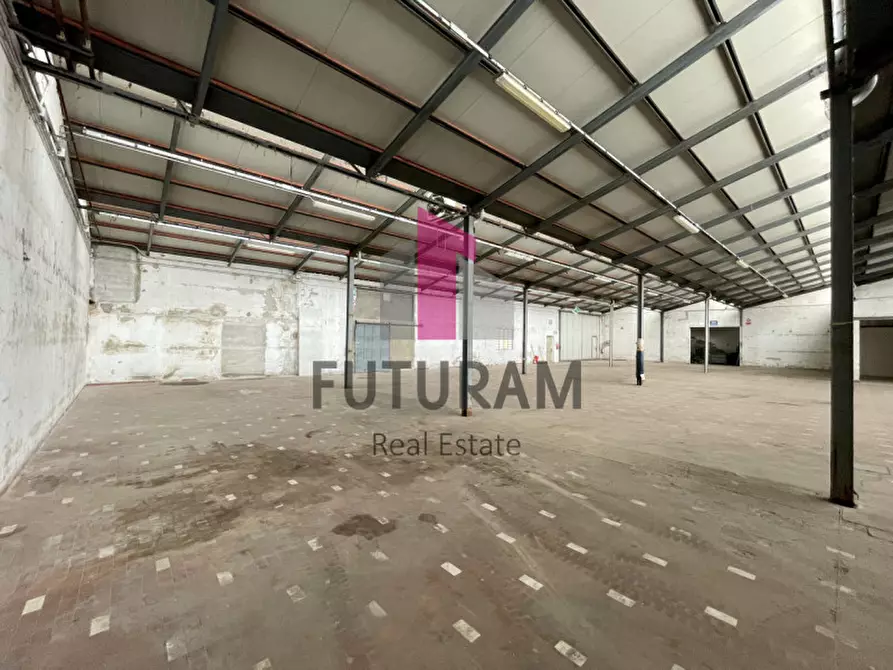 Immagine 10 di Capannone industriale in affitto  a Bovolenta