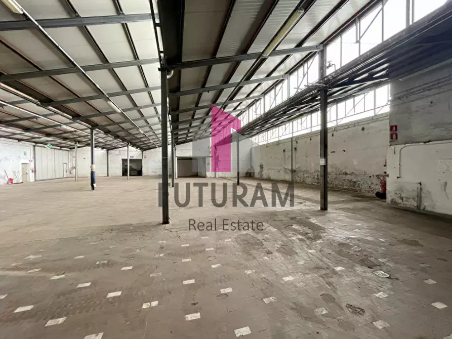 Immagine 12 di Capannone industriale in affitto  a Bovolenta