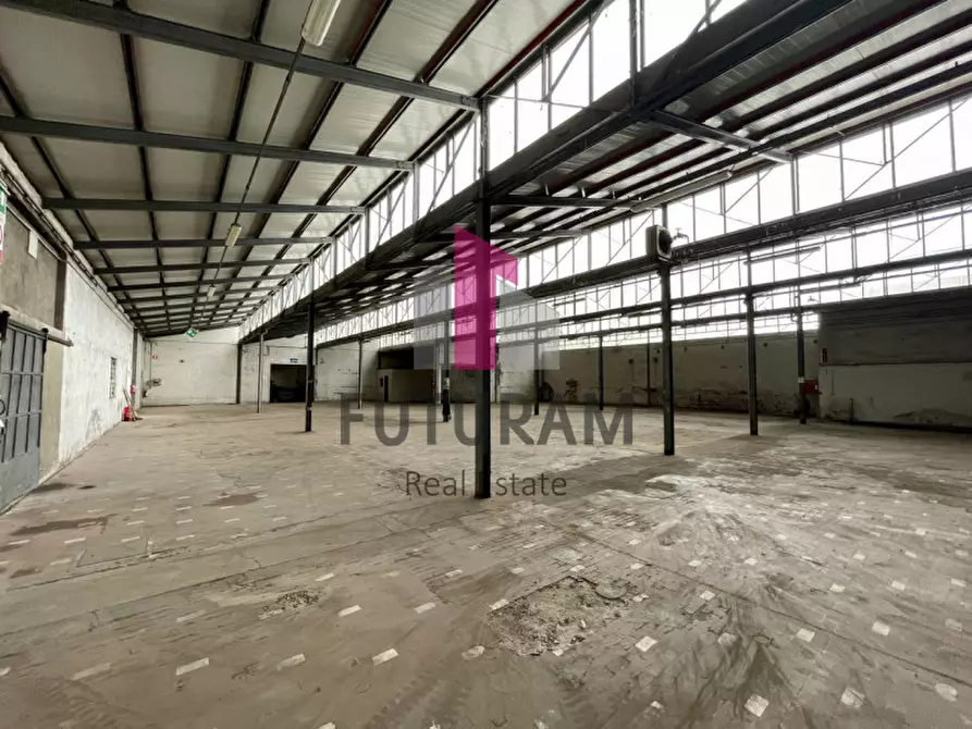 Immagine 13 di Capannone industriale in affitto  a Bovolenta