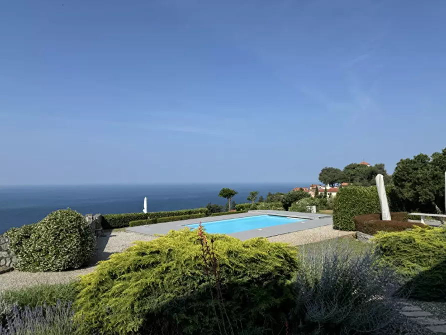 Immagine 1 di Villa in vendita  in Contovello 607 a Trieste