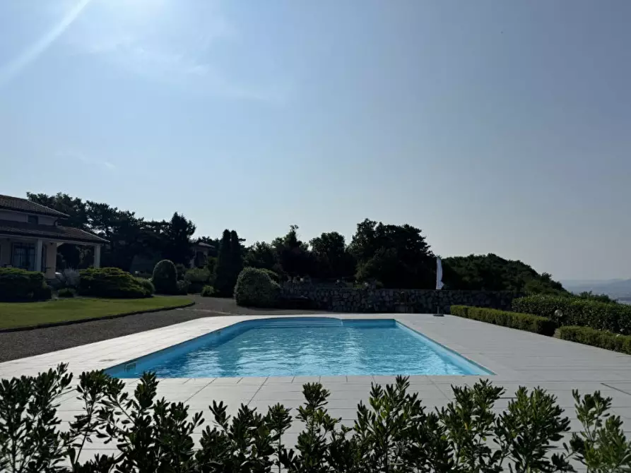 Immagine 3 di Villa in vendita  in Contovello 607 a Trieste