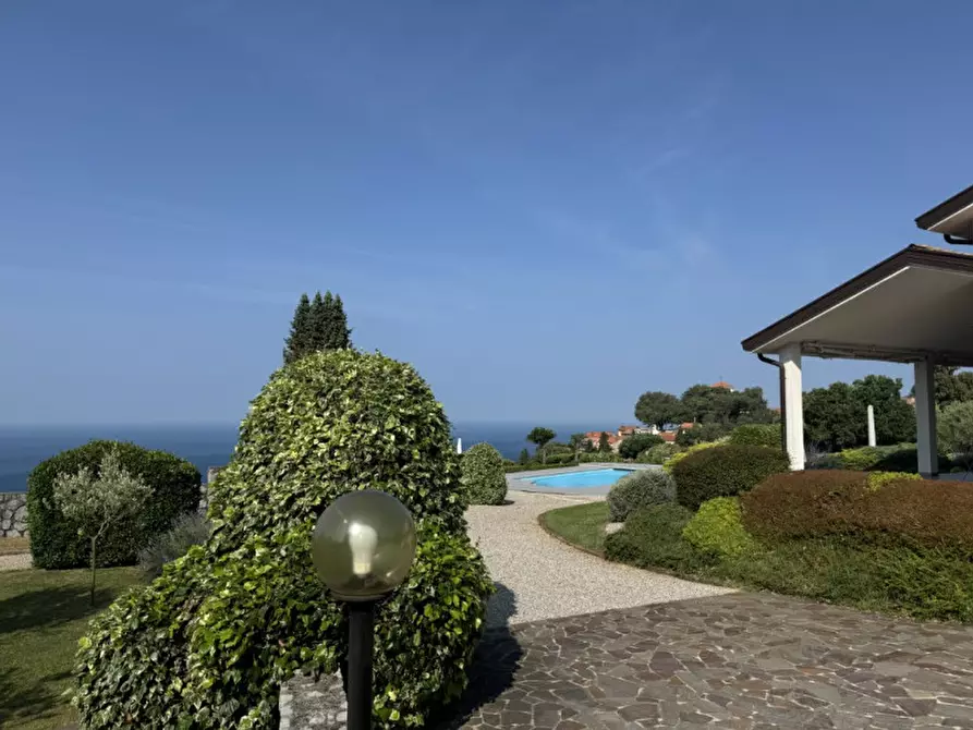 Immagine 5 di Villa in vendita  in Contovello 607 a Trieste