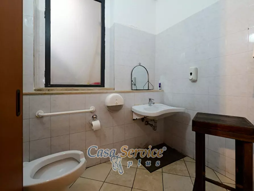 Immagine 31 di Attività commerciale in vendita  in Via Sofia Stevens a Gallipoli