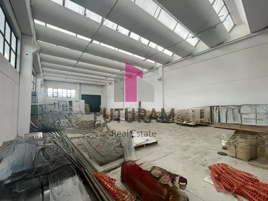 Immagine 2 di Capannone industriale in vendita  a Camponogara