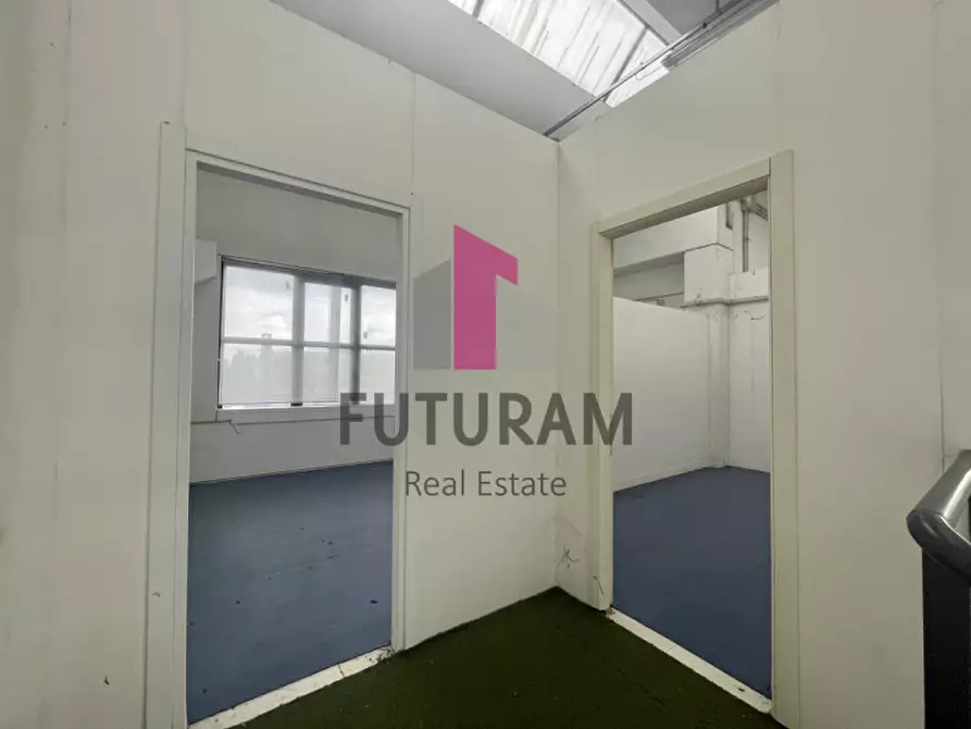 Immagine 11 di Capannone industriale in vendita  a Camponogara