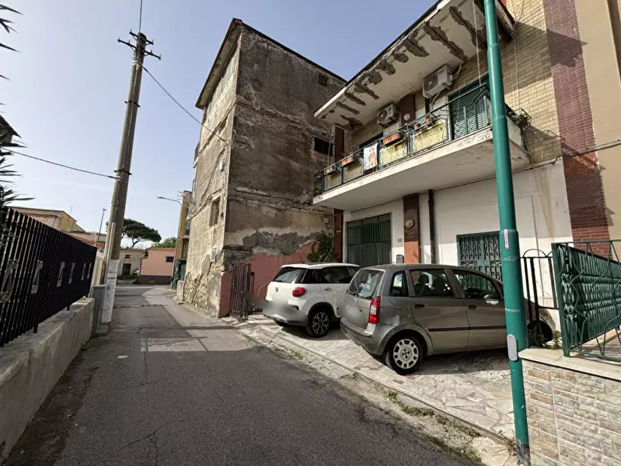 Immagine 19 di Appartamento in vendita  in via mortelle a Torre Del Greco