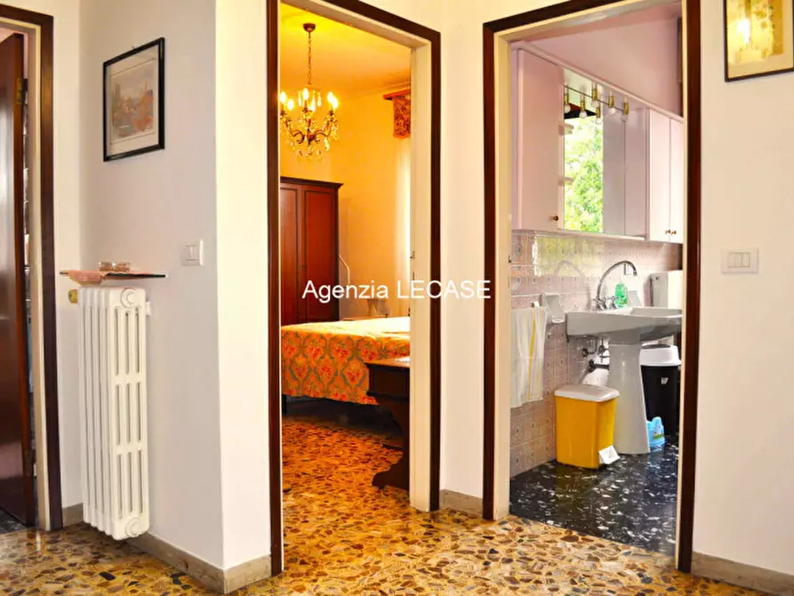 Immagine 5 di Villa in vendita  in Via Maria Melato a Forte Dei Marmi