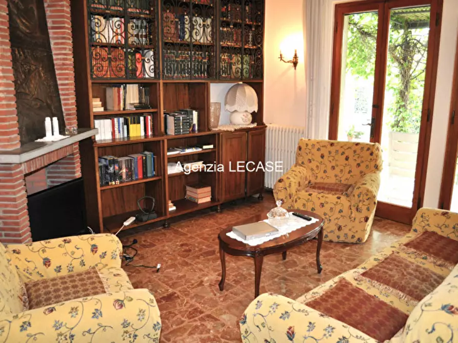 Immagine 7 di Villa in vendita  in Via Maria Melato a Forte Dei Marmi