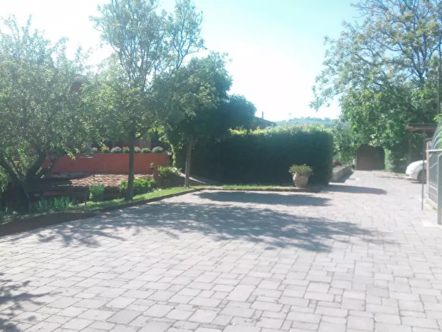 Immagine 4 di Villa in vendita  a Fano
