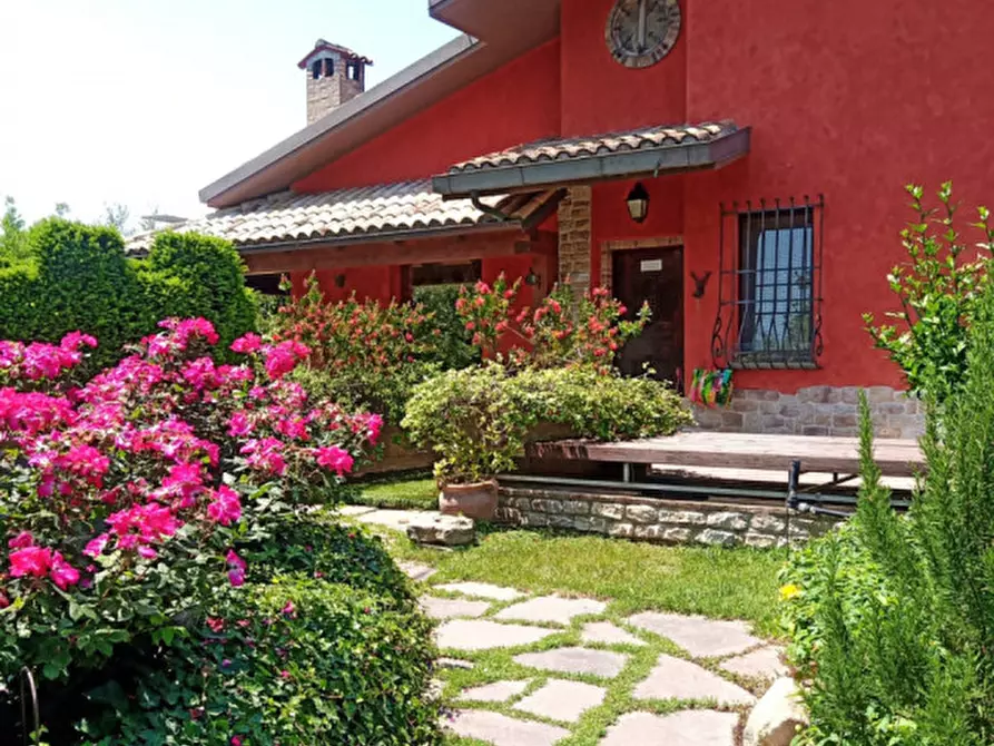 Immagine 18 di Villa in vendita  a Fano