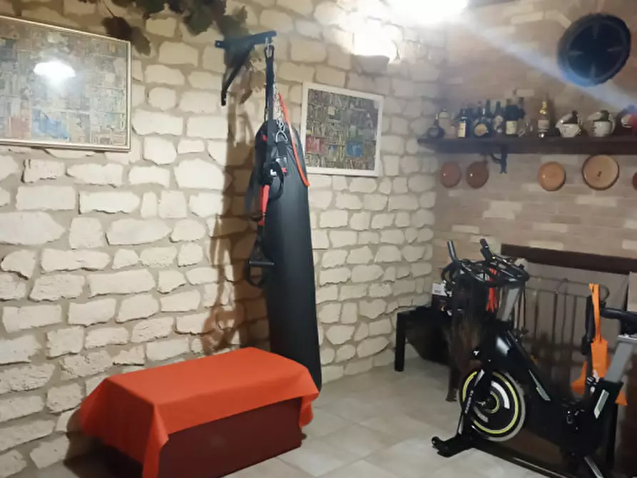 Immagine 37 di Villa in vendita  a Fano