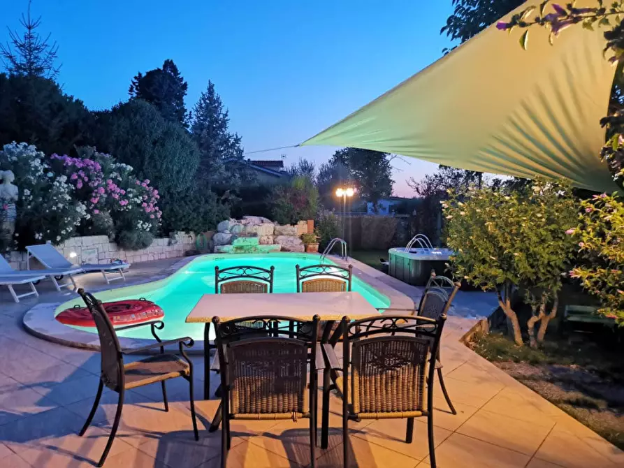 Immagine 55 di Villa in vendita  a Fano