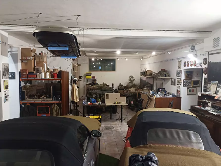 Immagine 58 di Villa in vendita  a Fano