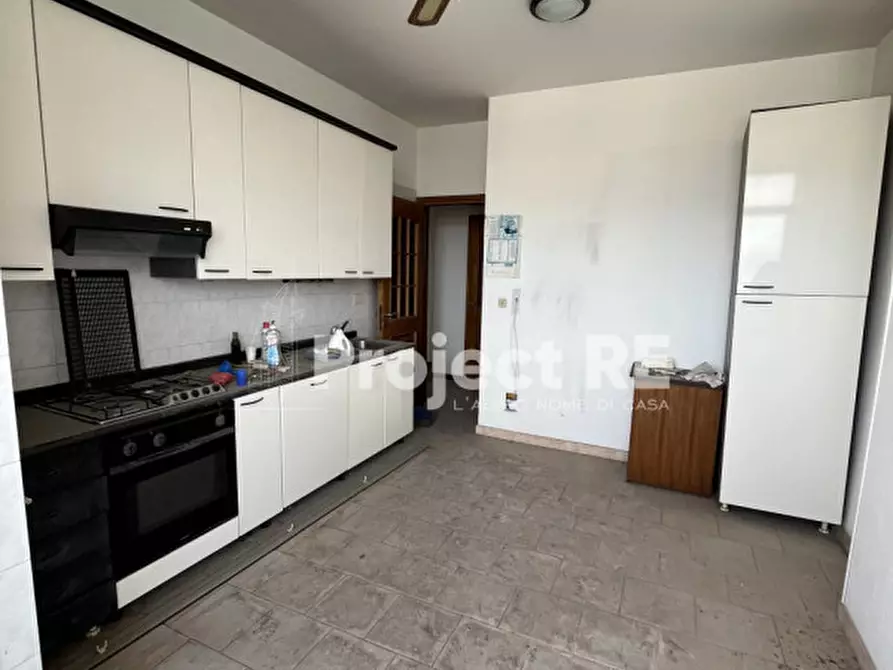Immagine 3 di Appartamento in vendita  in Viale Calabria a Reggio Di Calabria