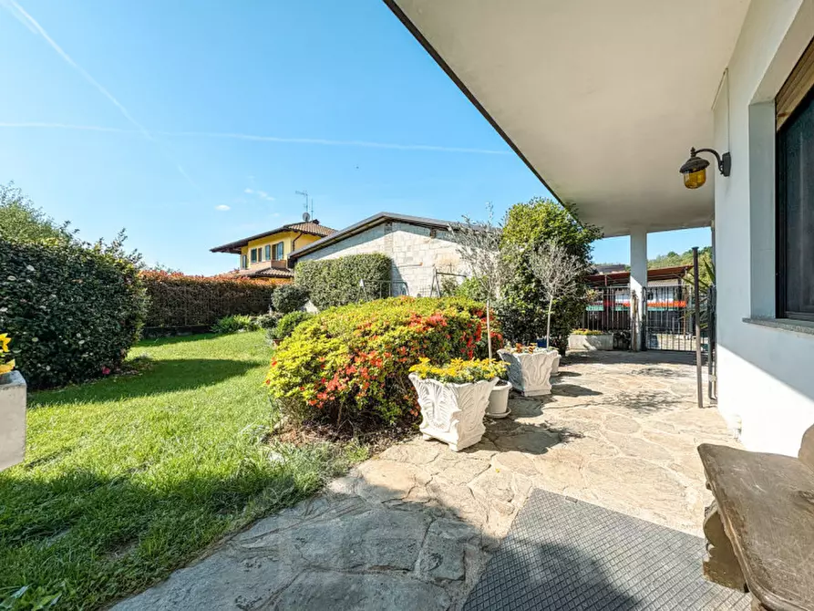 Immagine 18 di Appartamento in vendita  in via diaz n 9 a Cavaglio D'agogna