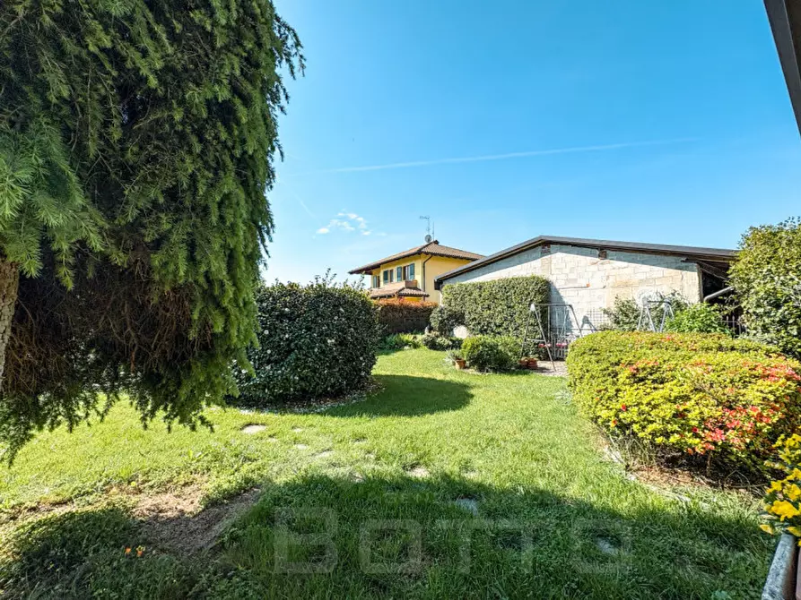 Immagine 21 di Appartamento in vendita  in via diaz n 9 a Cavaglio D'agogna